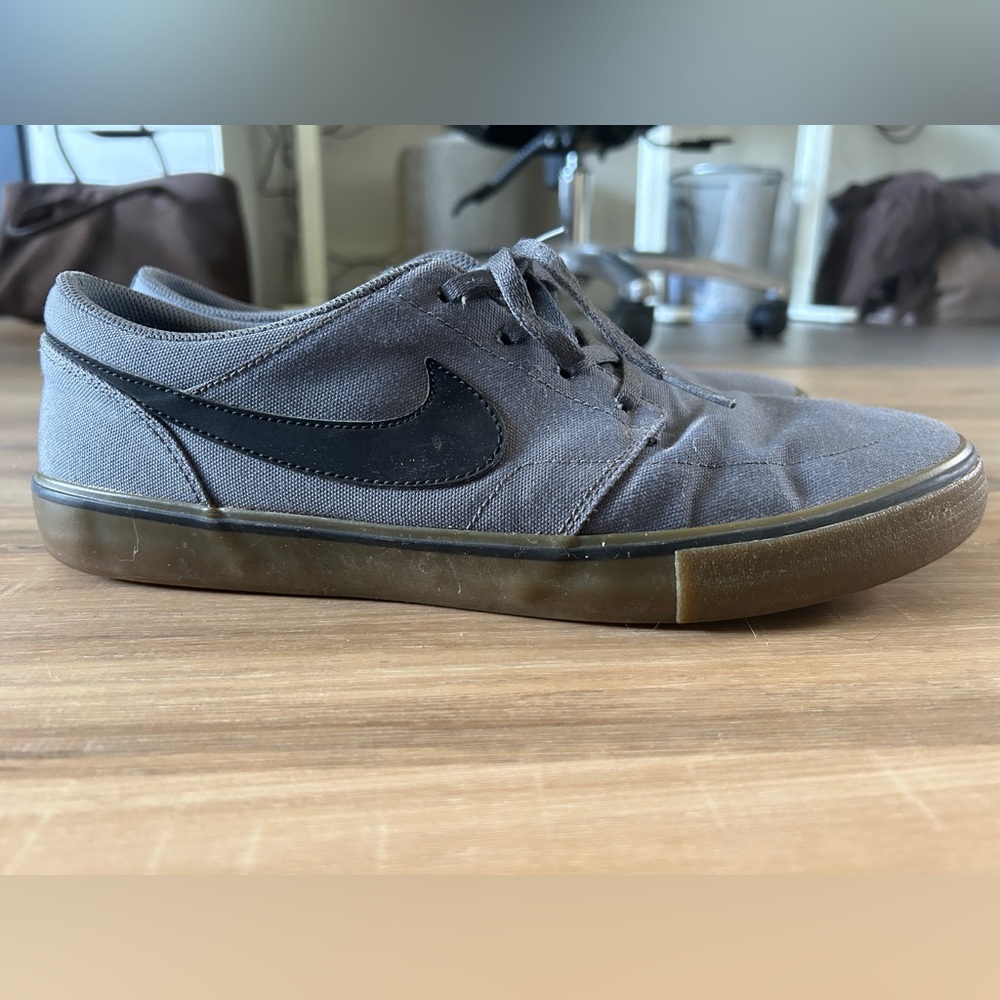 Nike Men's SB Solarsoft Portmore 2 Sneakers